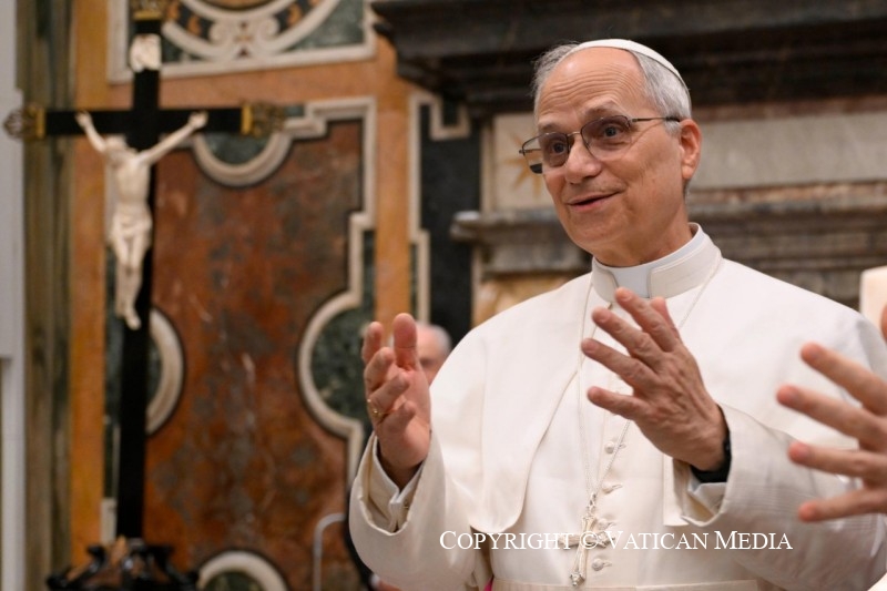Le Pape rencontre les Ambassadeurs près le Saint-Siège