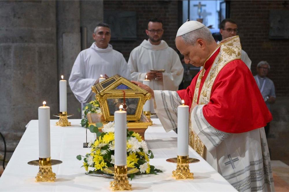 Le regard qui nous est demandé – et que l’Esprit Saint nous donne – est celui de Jésus