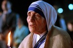 « Mère Teresa, qu’est-ce qui doit changer dans le monde ? » pose un journaliste.