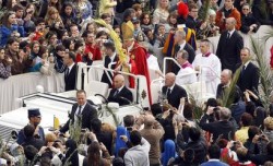 Confions à Jésus la détresse morale, la désespérance, les incertitudes des jeunes face à l’avenir.